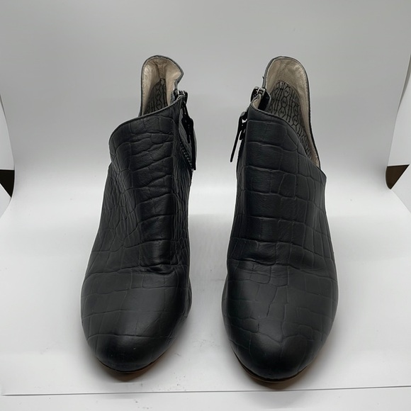 Matt Bernson Shoes Matt Bernson Jagguar Black Croc Ankle Booties size - 7 - Picture 2 of 10
